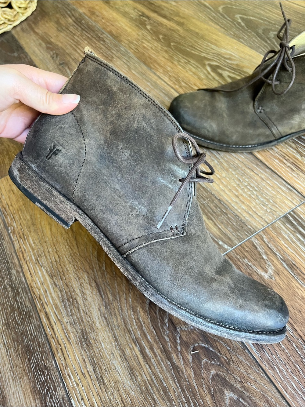 Frye Phillip Chukka Boots Brown Distressed Leather Lace-Up Ankle Boots Mens 10.5 - Picture 3 of 9